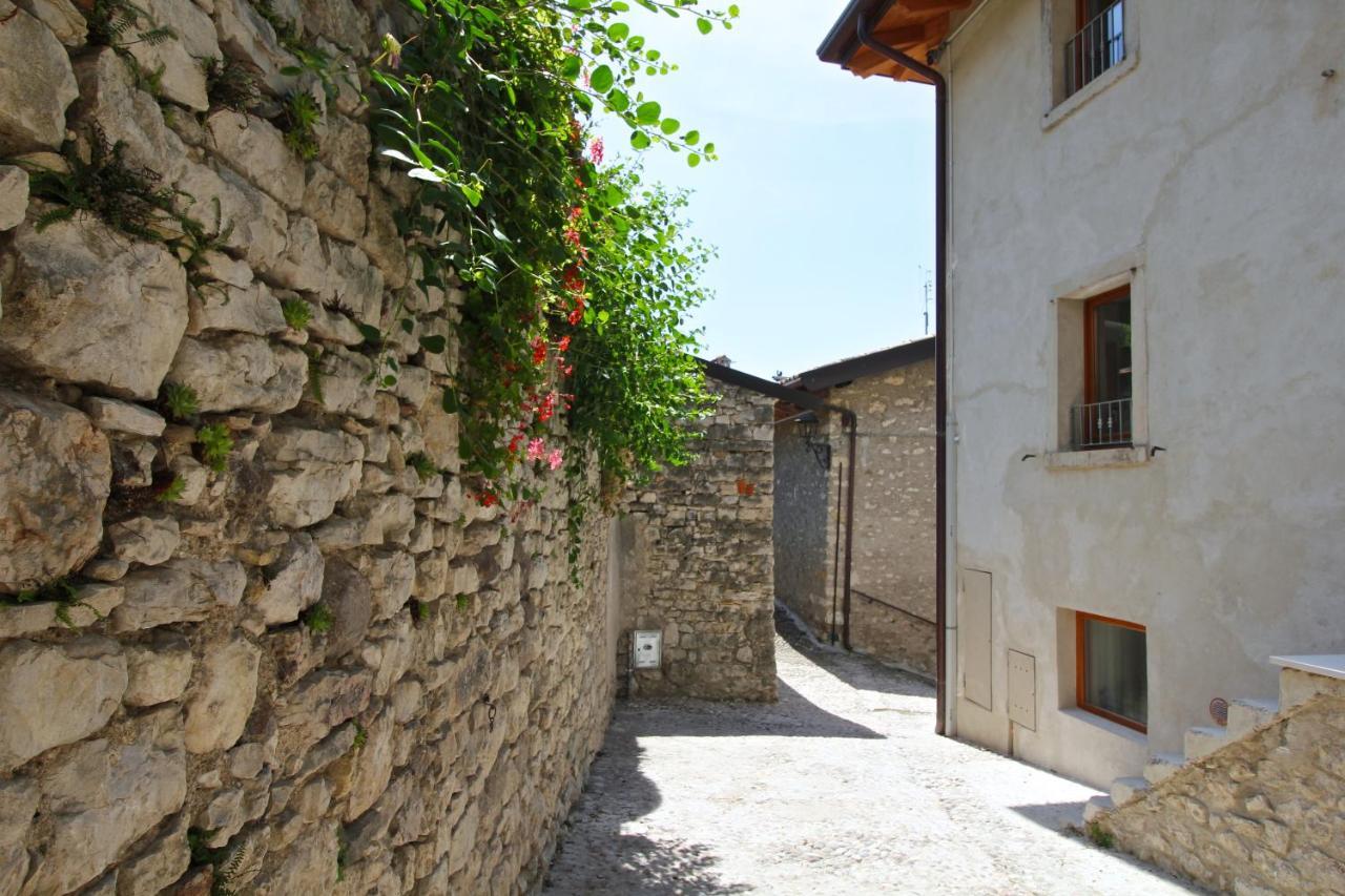 Ca De L'Angelon Aparthotel Brenzone sul Garda Bagian luar foto