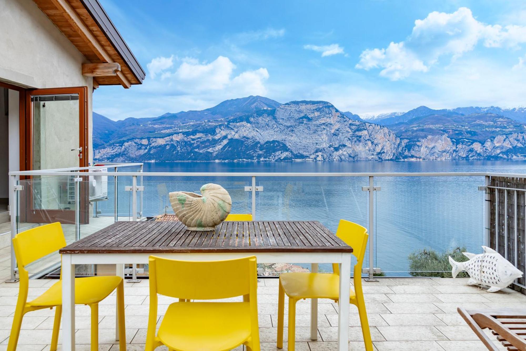Ca De L'Angelon Aparthotel Brenzone sul Garda Bagian luar foto