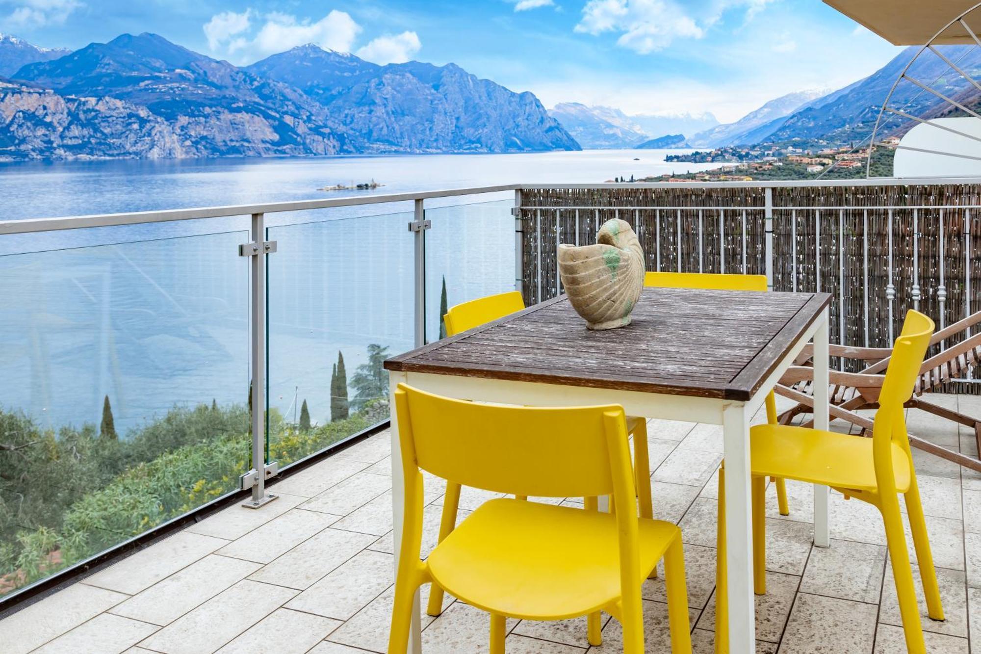 Ca De L'Angelon Aparthotel Brenzone sul Garda Bagian luar foto