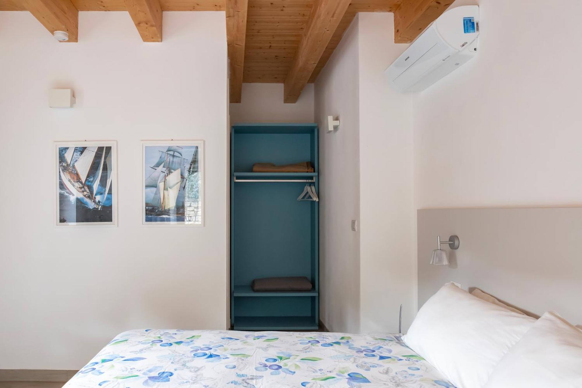Ca De L'Angelon Aparthotel Brenzone sul Garda Ruang foto