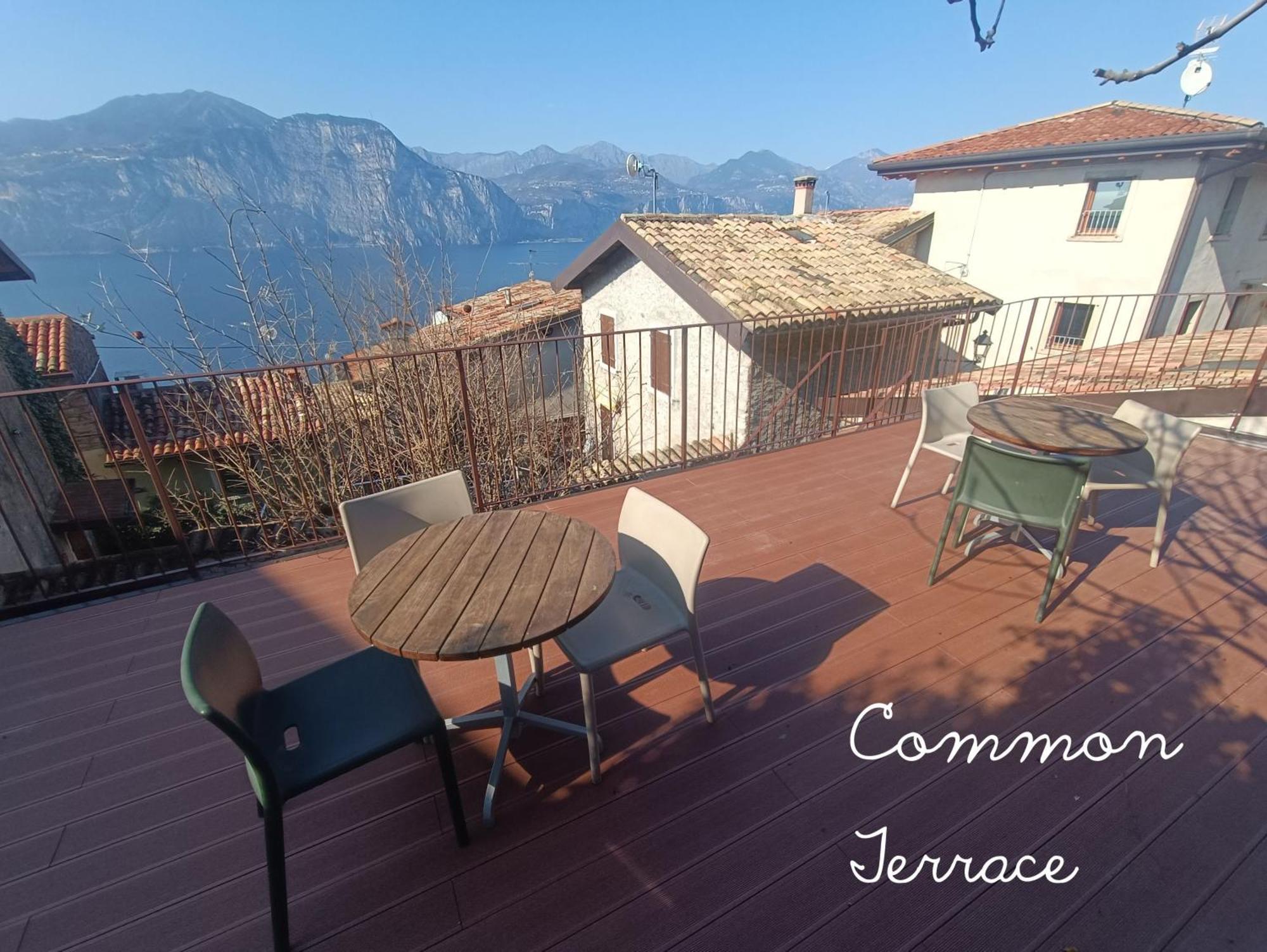 Ca De L'Angelon Aparthotel Brenzone sul Garda Bagian luar foto